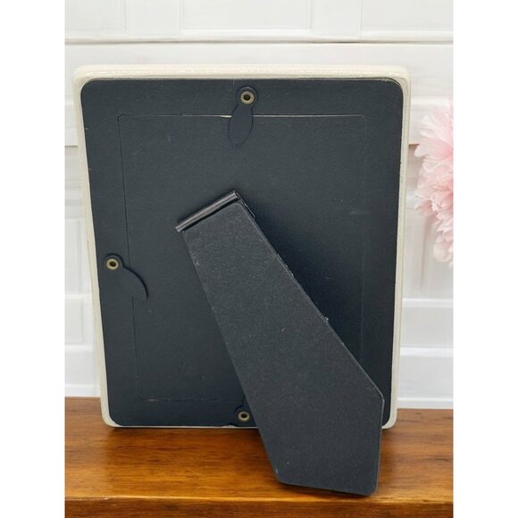 Vintage Rose Accents Ceramic Oval Window Picture Frame - Picture 3 of 4